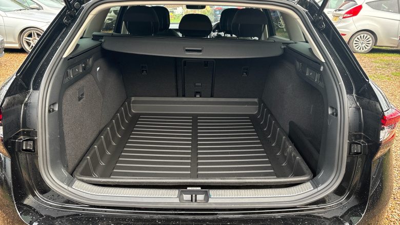 Skoda Superb 2.0 TDI SE Technology 5dr DSG Diesel Estate